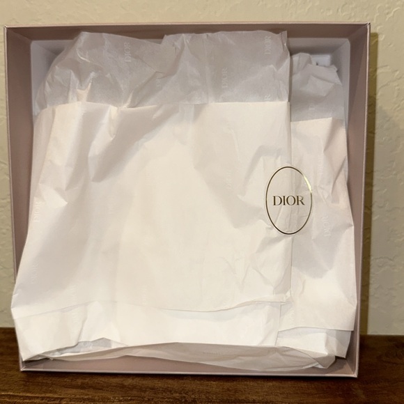 Dior Floral Gift Box with Tissue and Ribbon - Picture 7 of 11